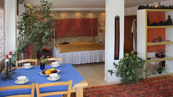 Mini-hôtel Mikes Khan *